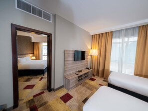 Habitación clásica, varias camas | Caja de seguridad en la habitación, insonorización y wifi gratis 