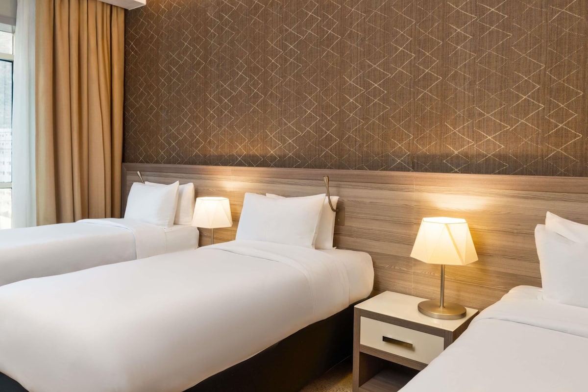 Classic Triple Room, Multiple Beds | In-room safe, soundproofing, free WiFi, bed sheets