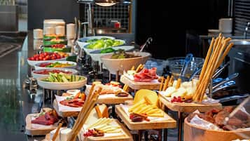 Daily buffet breakfast (TRY 1500 per person)