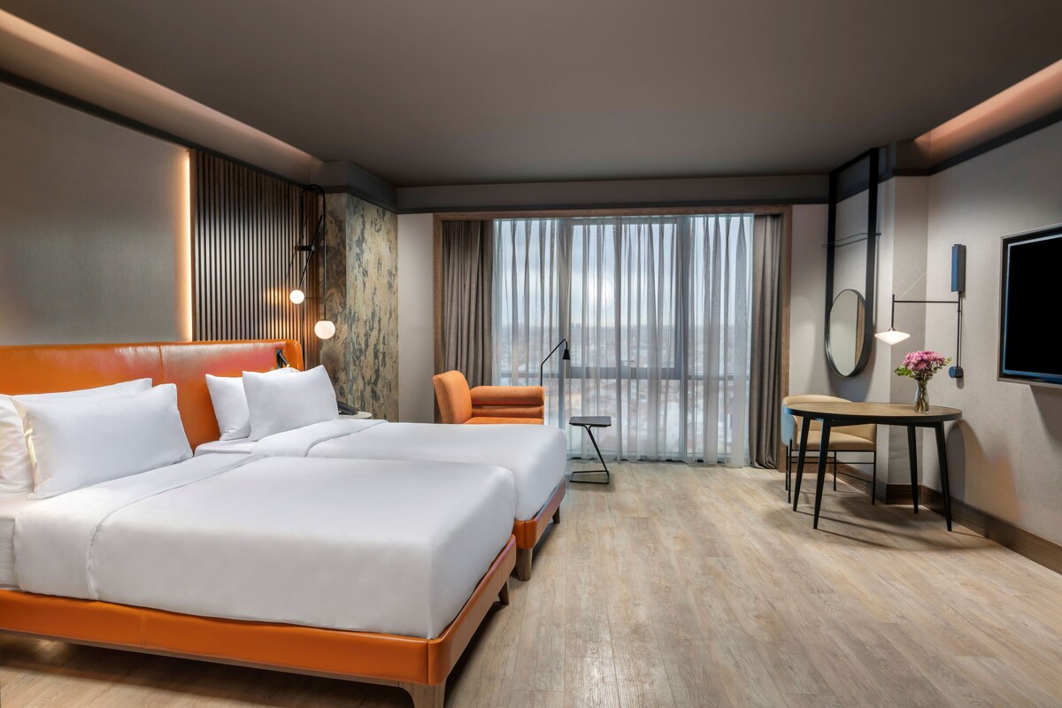 Camera Superior con 2 letti singoli, vista città | Biancheria da letto di alta qualità, minibar, una cassaforte in camera