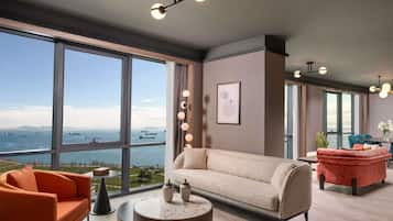 Phòng Suite Executive, 1 giường cỡ king và sofa giường | Bộ đồ giường cao cấp, minibar, két bảo mật tại phòng, bàn