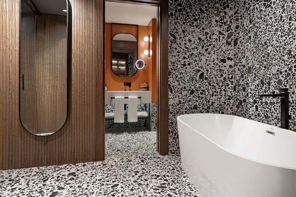 Executive Apartment, 1 Bedroom | Premium bedding, minibar, in-room safe, desk