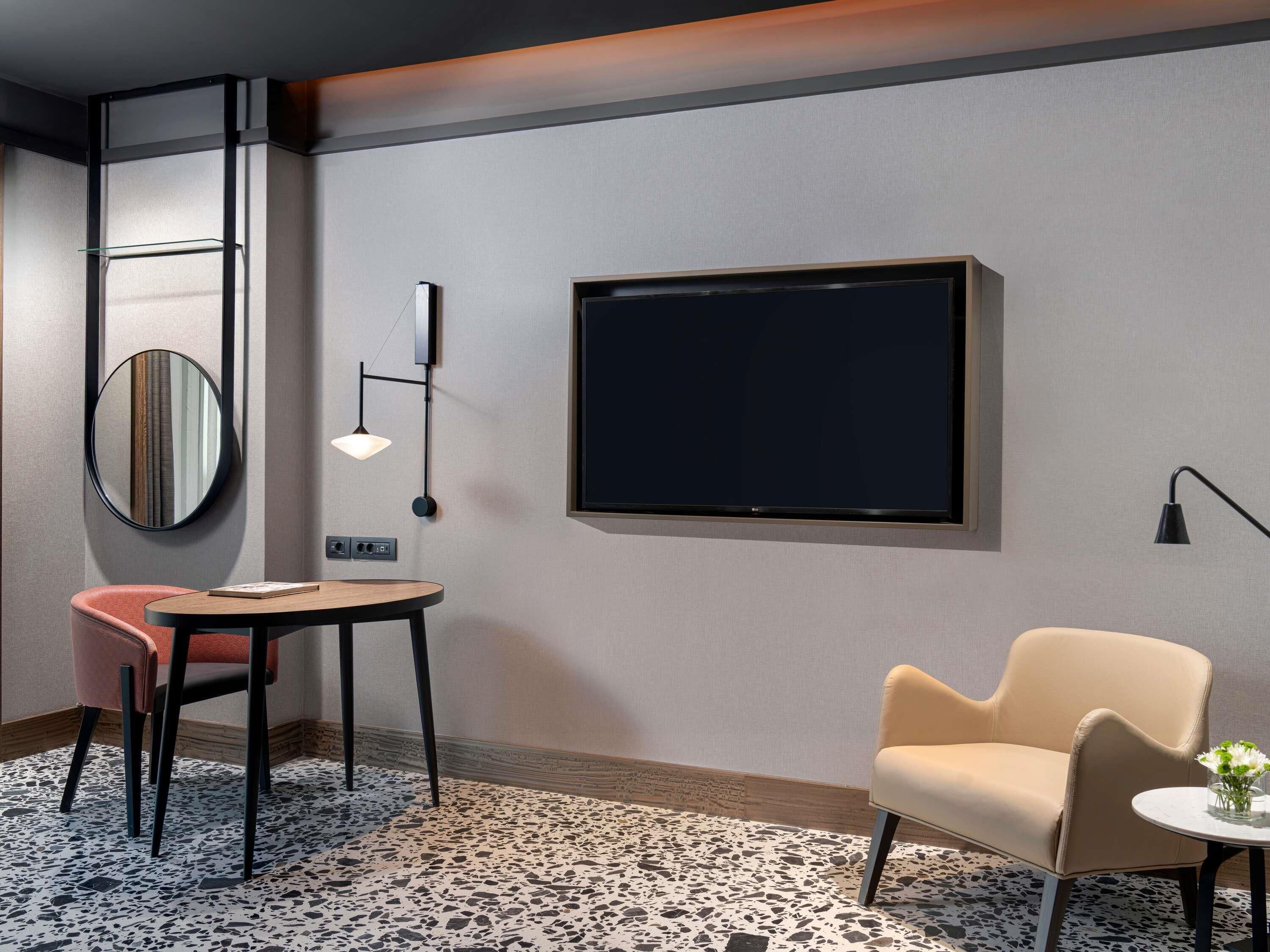 Executive studio, 1 tweepersoonsbed (Apartment) | Luxe beddengoed, een minibar, een kluis op de kamer, een bureau