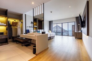 Koh Si Chang Seaview Premier Villa - Two Single beds | Free minibar items, in-room safe, individually decorated, desk - Novotel Koh Si Chang (Ko Sichang)
