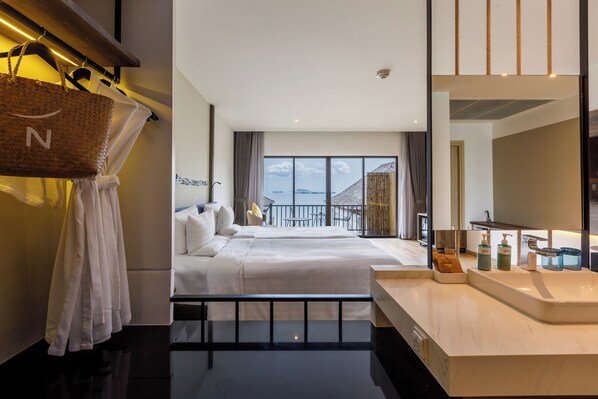 Mini-bar avec articles gratuits, coffres-forts dans les chambres