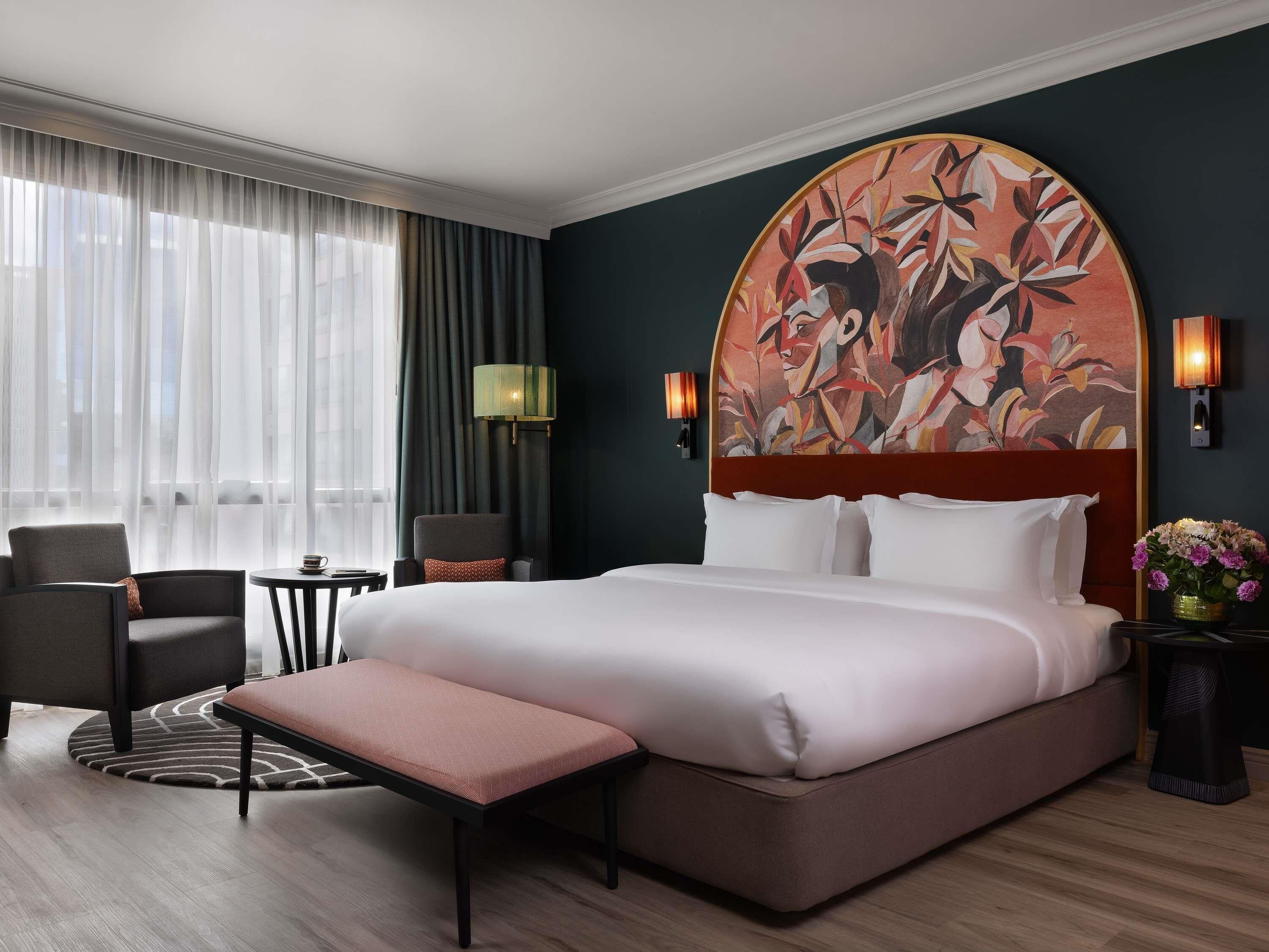 Junior-sviitti, 1 suuri parisänky | Allergiatestatut vuodevaatteet, tallelokero huoneessa, työpöytä