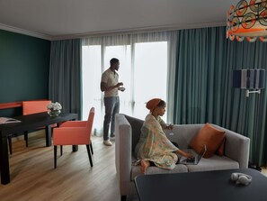 Bộ đồ giường kháng dị ứng, két bảo mật tại phòng, bàn 