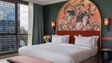 Executive Suite, 1 King Bed | Hypo-allergenic bedding, in-room safe, desk, laptop workspace