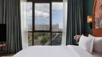 Executive-Suite, 1 King-Bett | 1 Schlafzimmer, Allergikerbettwaren, Zimmersafe, Schreibtisch