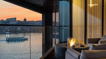 Suite, 1 Bedroom, Terrace, Sea View | Terrace/patio
