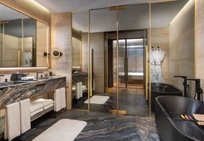 Free toiletries, hair dryer, slippers, towels - Rixos Tersane Istanbul (Istanbul)