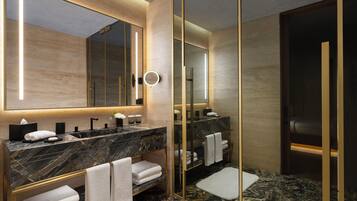 Junior Suite, Partial Sea View (Nickelodeon Play Access) | Bathroom | Free toiletries, hair dryer, slippers, towels