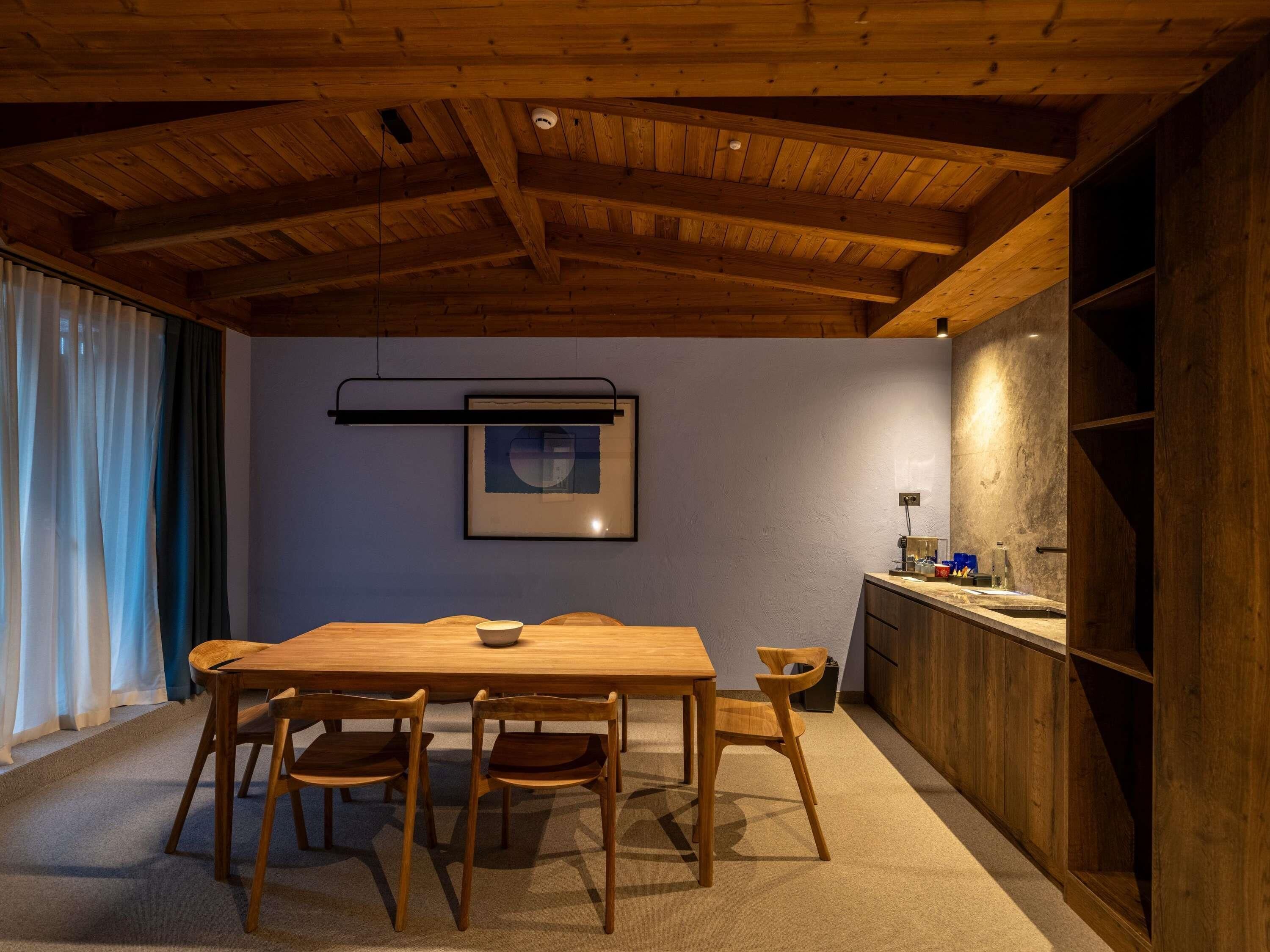 Swiss, Signature-Apartment, 2 Schlafzimmer | Minibar, Zimmersafe, Bügeleisen/Bügelbrett, kostenlose Babybetten