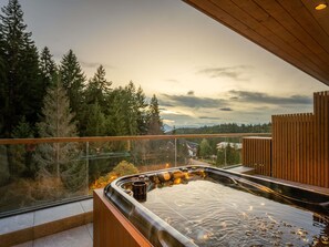 Swiss, Signature Apartment, 2 Bedrooms | Minibar, in-room safe, iron/ironing board, free cribs/infant beds - Swissôtel Poiana Brasov (Brasov)