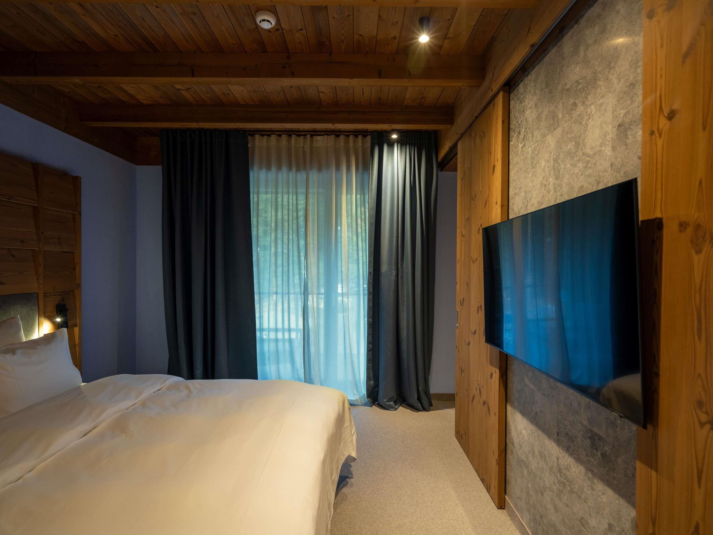 Swiss, Rom – grand | Minibar, safe på rommet, strykejern/-brett og barnesenger (inkludert)