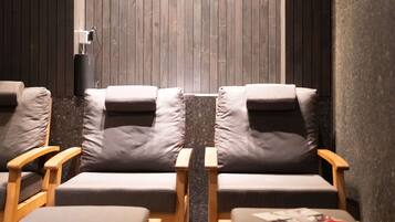 Een sauna, hotstone-massages, diepe bindweefselmassages, body scrubs