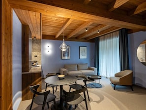 Swiss, Grand Room
