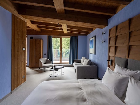 Swiss, Apartment | Minibar, in-room safe, iron/ironing board, free cribs/infant beds