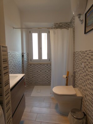 Hair dryer, bidet, towels, toilet paper - Scappo in Umbria, The terrace (Lugnano In Teverina)