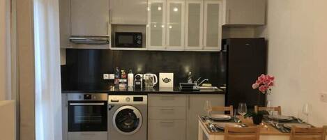 Microwave, oven, coffee/tea maker, electric kettle