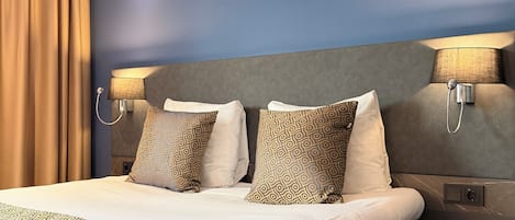 Habitación doble | Ropa de cama hipoalergénica y caja de seguridad en la habitación