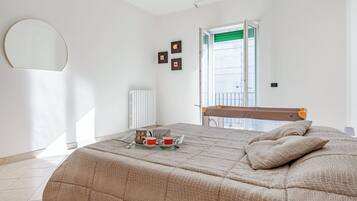 2 sovrum, strykjärn/strykbräda, gratis wi-fi och sängkläder