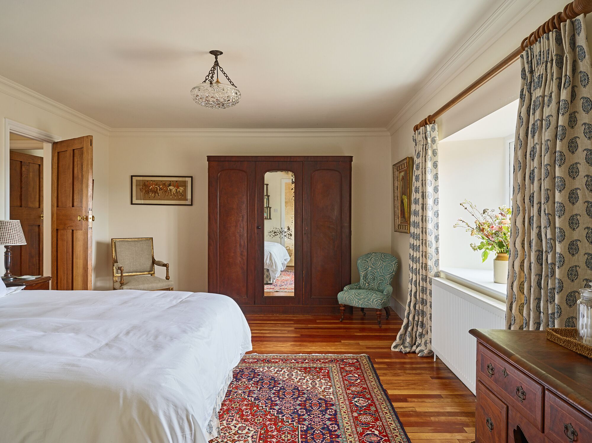 6 bedrooms, iron/ironing board, free WiFi, bed sheets