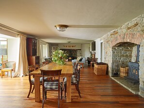 Dining - Western Farmhouse (TIVERTON)