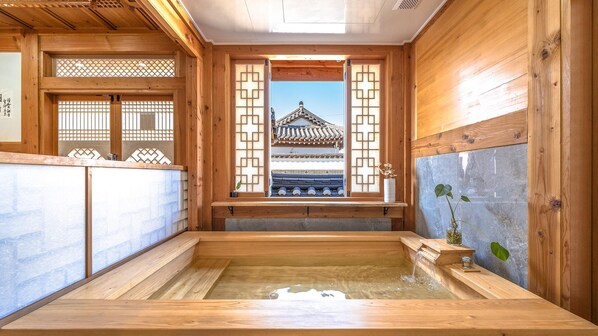 Basic Room, 2 Bedrooms (Darak(poseok/myeonghwal)) | 1 bedroom, free WiFi - Gyeongju Hanokstay Darak (Gyeongju)