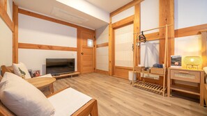 1 bedroom, free WiFi - Gyeongju Hanokstay Darak (Gyeongju)