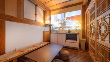 Basic Room, 2 Bedrooms (Darak(poseok/myeonghwal)) | 1 bedroom, free WiFi