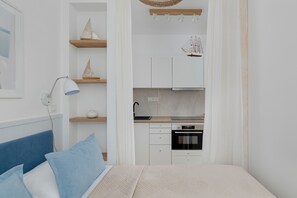 Mikrobølgeovn, ovn, oppvaskmaskin og kaffetrakter/tekoker