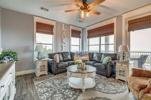Interior - Jonestown Condo on Lake Travis w/ 2 Balconies! (Leander)