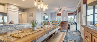 Jonestown Condo on Lake Travis w/ 2 Balconies!