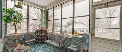 House (2 Bedrooms) | Interior