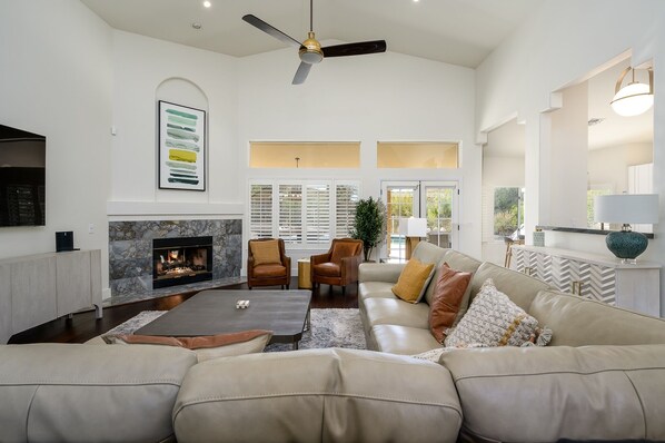 獨棟房屋, 3 間臥室 | 起居區 | 智慧型電視