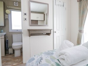 Cottage | Bathroom | Shower