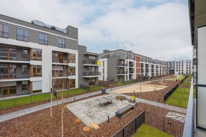 Exterior - Luxurious Grey Apartment by Renters (Warsaw)