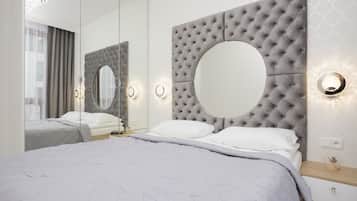 1 bedroom, bed sheets