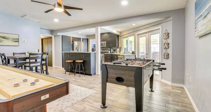 Sarasota Home w/ Heated Pool: 3 Mi to Airport!
