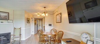 Gatlinburg Vacation Rental - Walk Downtown!