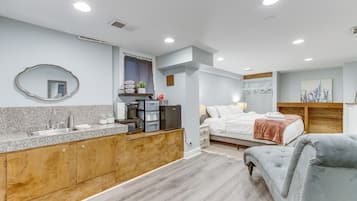 Apartment (0 Bedroom) | Interior