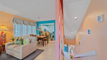 Townhome, 2 Bedrooms | Dining