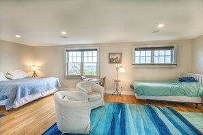 3 makuuhuonetta, työpöytä, silitysrauta/-lauta, Wi-Fi