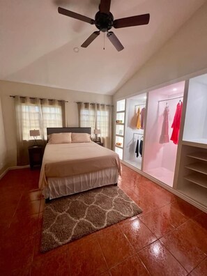 3 bedrooms, iron/ironing board, WiFi, bed sheets - Experience Cruzan Comfort, Experience Cruzan Comfort (Southcentral)