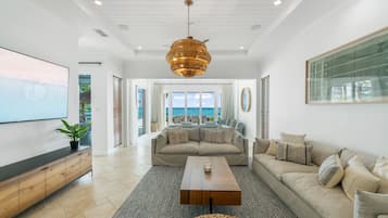 ๋์งํธ ์ฑ๋ ์์ฒญ์ด ๊ฐ๋ฅํ 55์ธ์น ์ค๋งํธ TV, ๋ทํ๋ฆญ์ค, ์คํธ๋ฆฌ๋ฐ ์๋น์ค