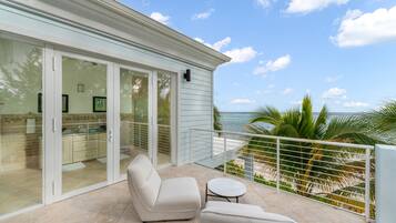 ํ
๋ผ์ค/ํํฐ์ค