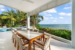 Outdoor dining - Kiboko (Bodden Town)