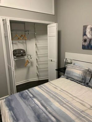 1 chambre, fer et planche à repasser, Wi-Fi, draps fournis