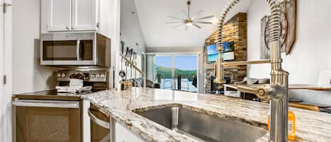 Fridge, microwave, stovetop, dishwasher